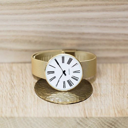 Arne Jacobsen - Roman Ur m. hvid skive og guld meshlænke Ø34 